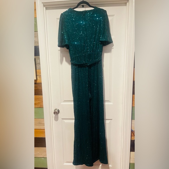 Beautiful emerald green sequence jumpsuit. - Picture 2 of 3